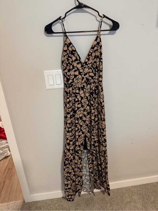 Abercrombie & Fitch Dresses & Skirts - Abercrombie & Fitch Black and Tan Floral V-Neck Spaghetti Strap Maxi Dress